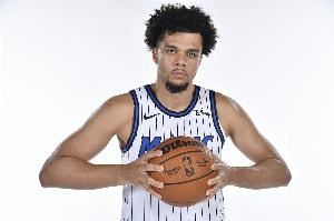 全面！32号秀庞达9中4拿到8分3板4助2断 正负值+4