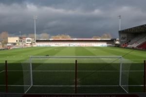 BBC：莫克姆足球俱乐部因未来不明暂停所有一线队活动