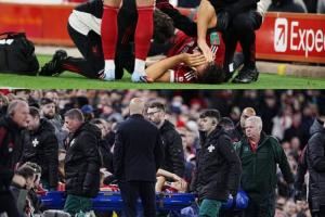 首秀被担架抬下！斯基拉：莱奥尼膝盖受伤，疑似遭遇十字韧带损伤