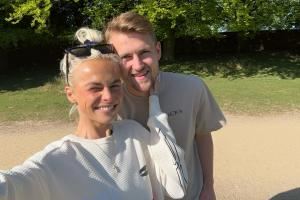 邮报：德里赫特妻子沉迷于占卜和炼金术等伪科学，两人已经分居