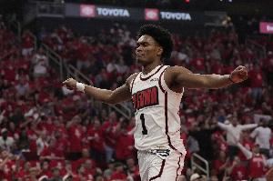 Stein：火箭希望给予阿门更多球权担任控卫也希望申京&KD分担组织