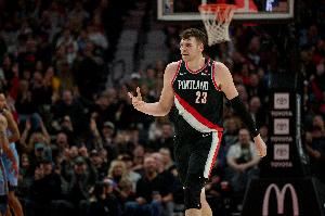 多亏你的5犯！克林根4中1得2分8板1助2帽 5犯助小杨单节14分表演