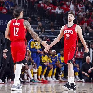 双塔阵容！火箭对阵鹈鹕先发：阿门杜兰特贾巴里申京亚当斯