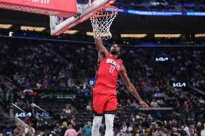 还差三分没开！伊森半场出战16分 9中5&三分3中0拿到11分2板