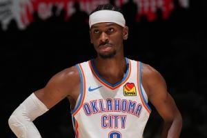 FMVP又进化了！亚历山大季前赛24中20😲19分钟17分5.3助1.6断