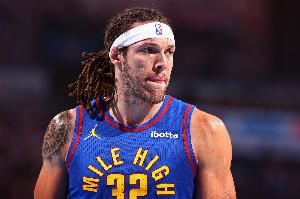 奥康纳：戈登投篮取得巨大进步 他大学罚球命中率42% 努力有回报