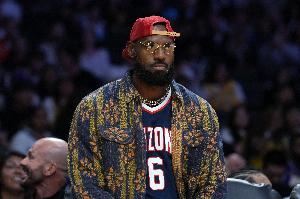 路威谈詹姆斯归期：若里夫斯和艾顿稳定输出 别去催一个老头复出