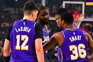 残阵紫金军破敌！美网友：2020以来最特别湖人 谁说雷迪克不行？