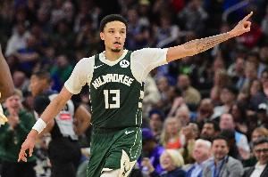 稳定发挥难救主!罗林斯12中7&三分6中3贡献19分2板5助