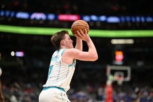 今年4号秀！克尼佩尔最近4场场均23.3分9板4.8助 投篮命中率46.3%