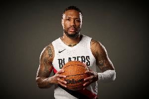 利拉德更推:我还能打一年大学篮球 是不是能回去打一年再退役?